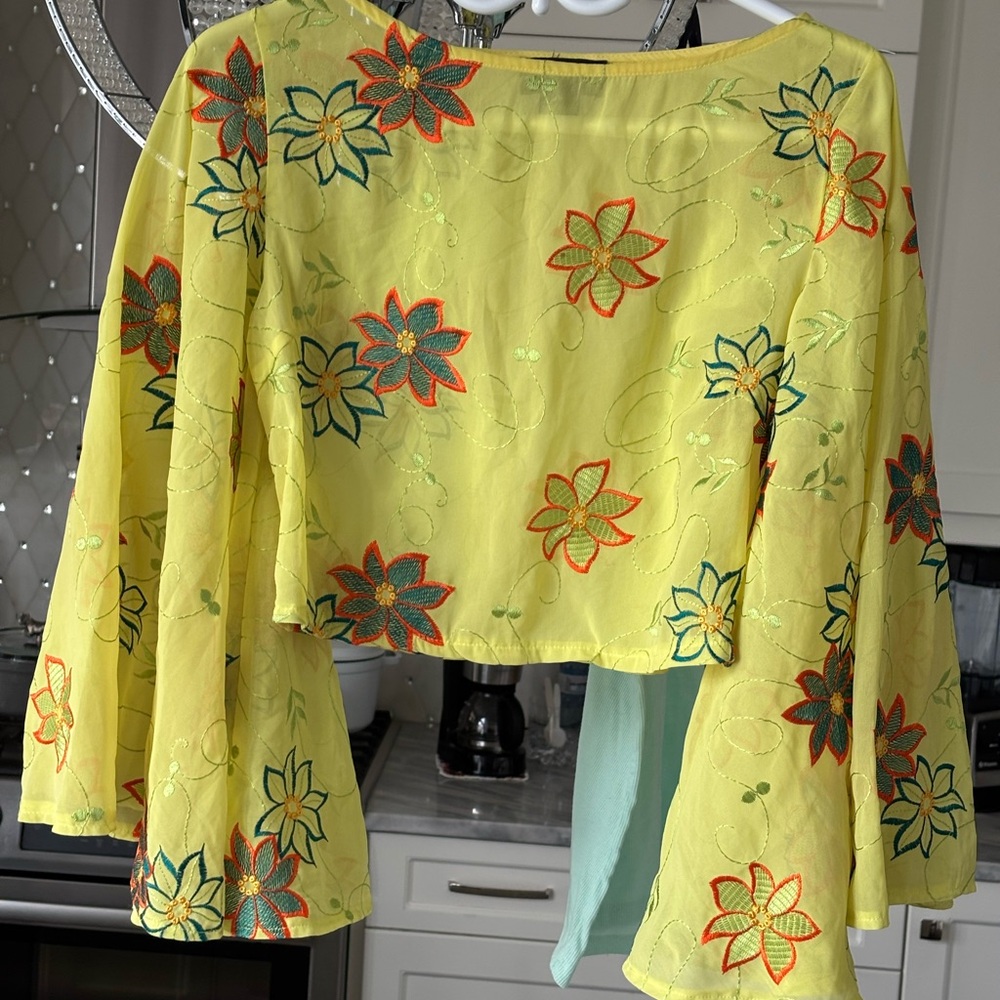 Garcia size medium Boho style get your hippie on top and bonus T-shirt tank top - Picture 11 of 16